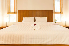 Chaofa West On The Pond