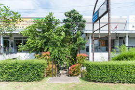 Chaofa West On The Pond