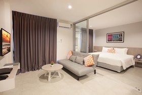 Recenta Suite Phuket Suanluang