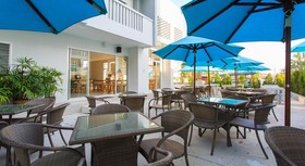 Recenta Suite Phuket Suanluang