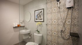 Recenta Suite Phuket Suanluang