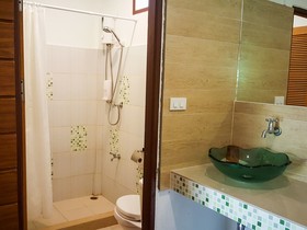 Glur Hostel Aonang
