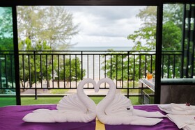 Maneetel Krabi Beachfront