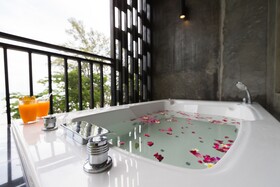 Maneetel Krabi Beachfront