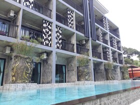 Maneetel Krabi Beachfront