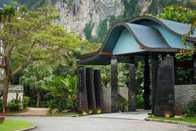 Peace Laguna Resort & Spa