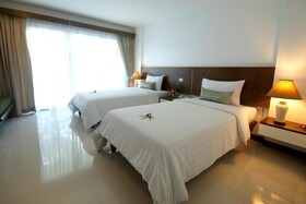 Peace Laguna Resort & Spa