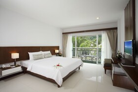 Peace Laguna Resort & Spa