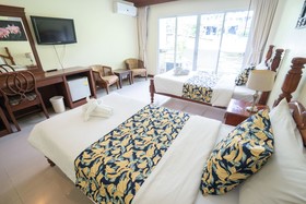 Pranang Flora House