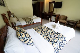 Pranang Flora House
