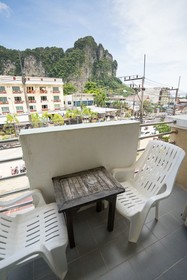 Pranang Flora House