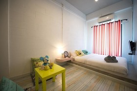 De Sea Almond Hotel