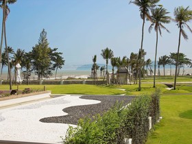 Novotel Chumphon Beach Resort & Golf