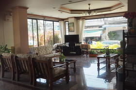 Ritzy House Hotel