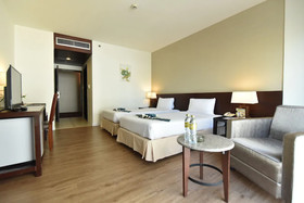 Golden Crown Grand Hotel