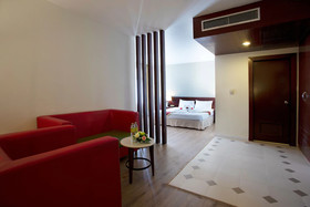 Golden Crown Grand Hotel