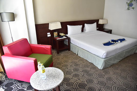 Golden Crown Grand Hotel
