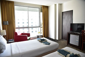 Golden Crown Grand Hotel