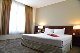 Golden Crown Grand Hotel