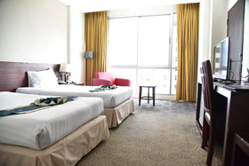 Golden Crown Grand Hotel