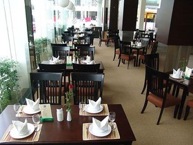 Golden Crown Grand Hotel