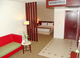 Golden Crown Grand Hotel