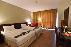 Golden Crown Grand Hotel