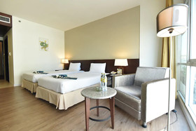 Golden Crown Grand Hotel