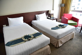 Golden Crown Grand Hotel