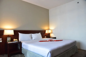 Golden Crown Grand Hotel
