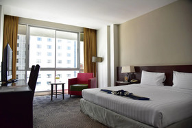 Golden Crown Grand Hotel