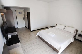 Hi-Season Hotel