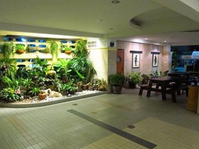 Hi-Season Hotel