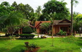 Alongkot Beach Resort Khanom