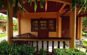 Alongkot Beach Resort Khanom