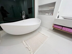 Luxtalay Khanom Hotel