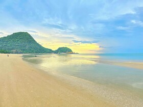 Luxtalay Khanom Hotel