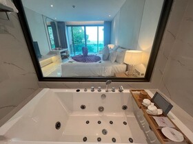 Luxtalay Khanom Hotel