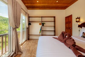 Khao Sok River Home Resort