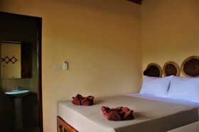Khao Sok River Home Resort