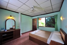Koh Ngai Resort