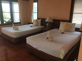 Koh Ngai Resort