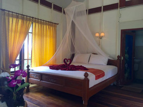 Coral Bay Resort