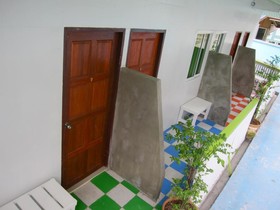 Lipe Corner Guesthouse
