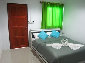Lipe Corner Guesthouse