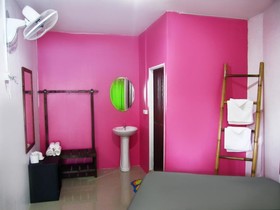 Lipe Corner Guesthouse