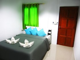 Lipe Corner Guesthouse