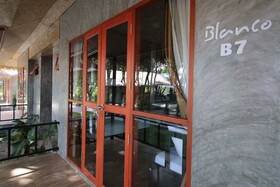 Blanco Hostel At Lanta