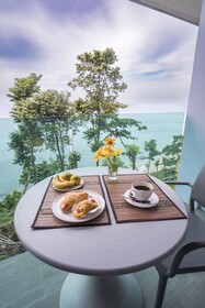 Cliff Lanta Suite