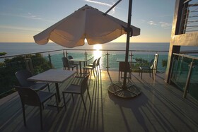 Cliff Lanta Suite